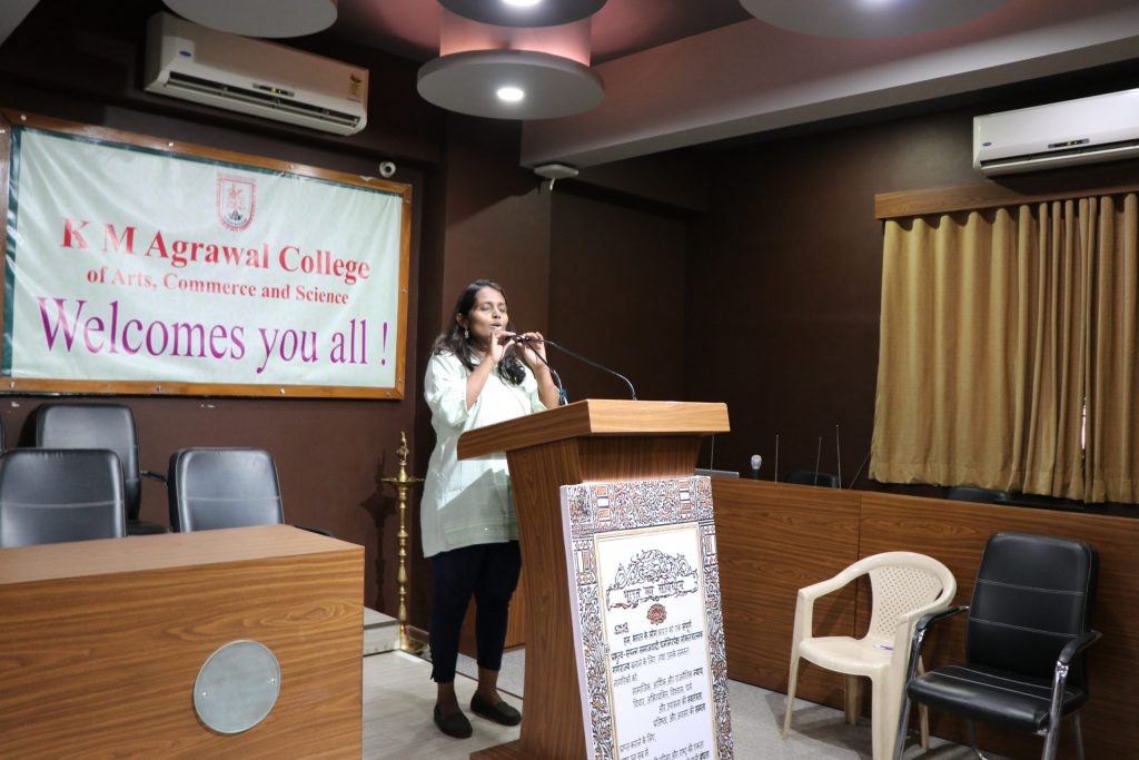 Deepa Pawar giving her speech